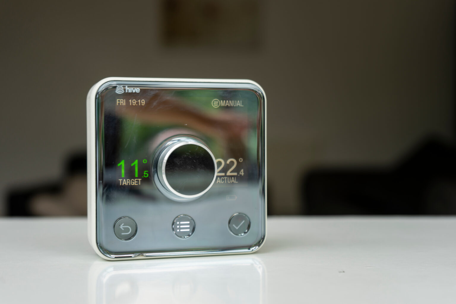 Hive vs Nest Which Is The Better Smart Thermostat Nest or Hive?